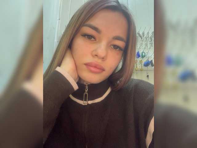 Alisa29 – webcam model profile photo