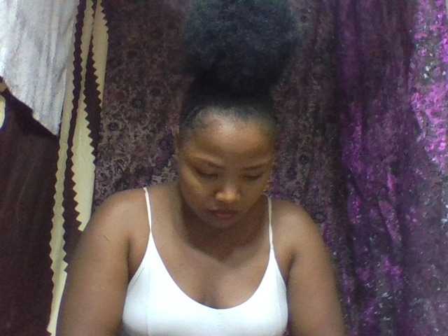 Oliviaa's BongaCams show and profile