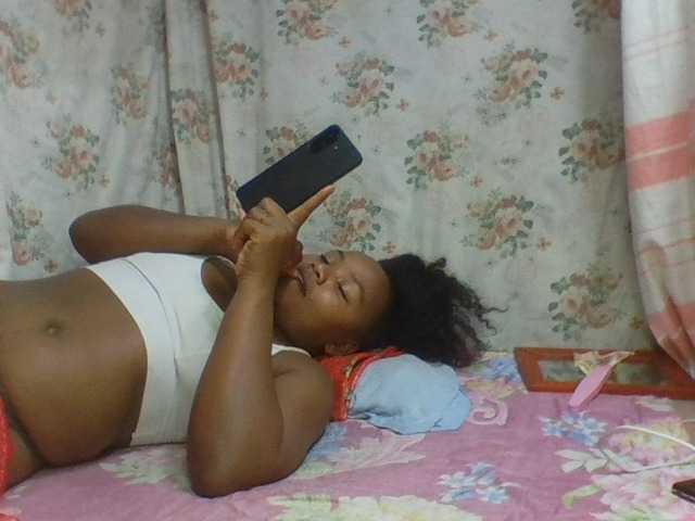 Oliviaa's BongaCams show and profile