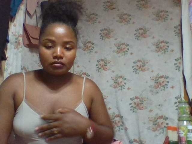 Oliviaa's BongaCams show and profile