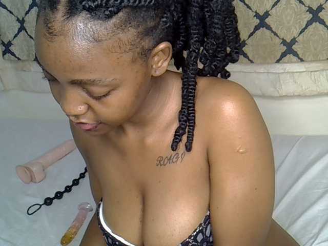 Sweetjoly's BongaCams show and profile