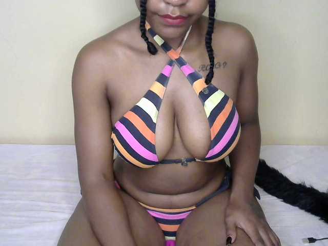 Sweetjoly broadcasting live