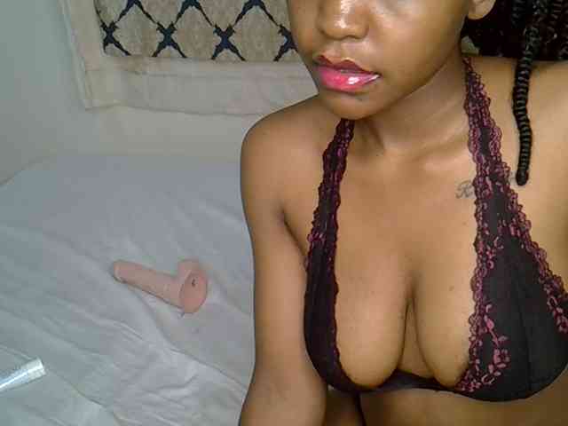 Sweetjoly Live Webcam on BongaCams