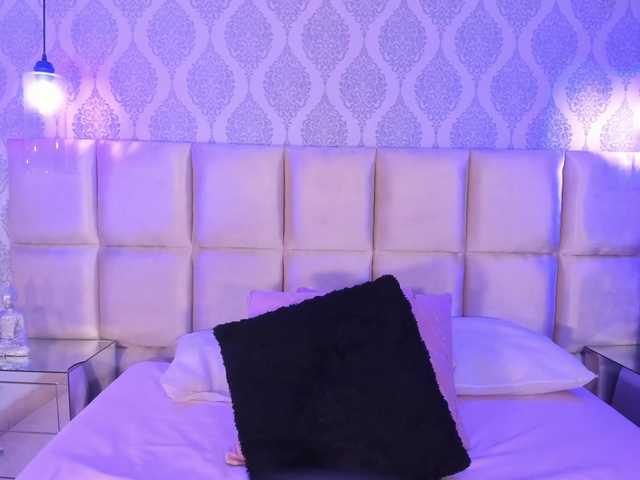 EmelyJensen's BongaCams show and profile