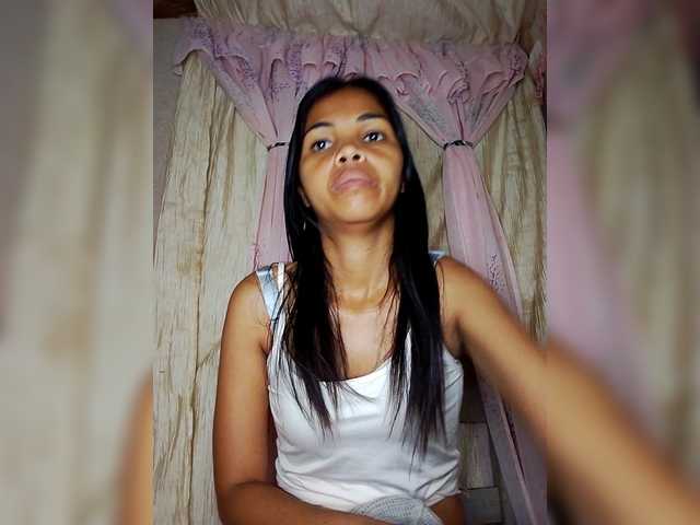 Jijikwella's BongaCams show and profile