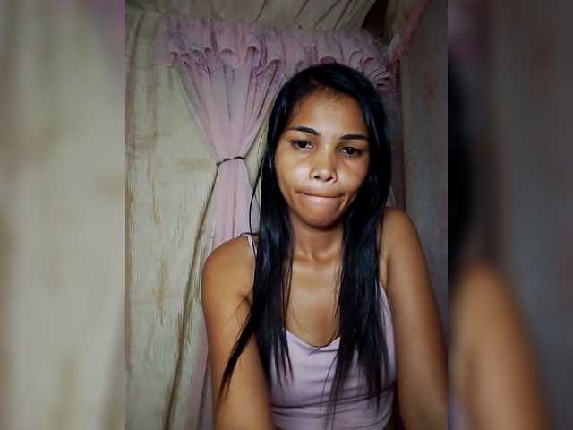 Jijikwella's BongaCams show and profile