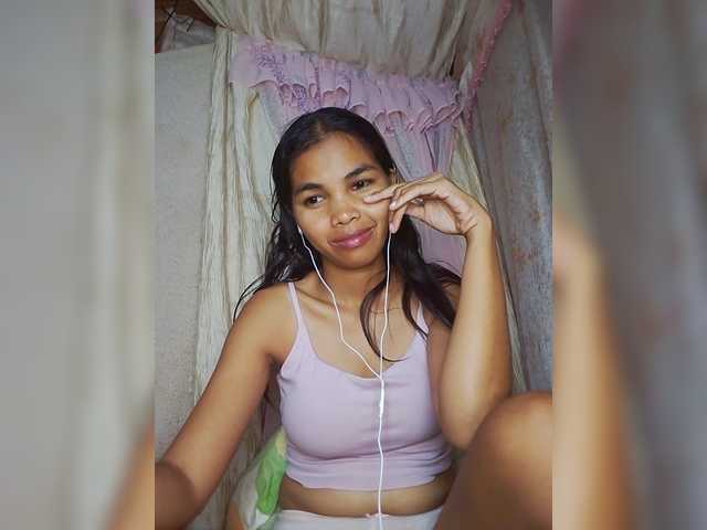 Jijikwella's BongaCams show and profile