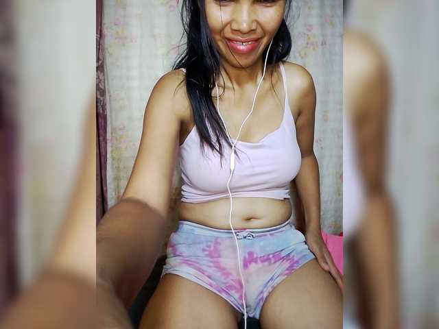 Jijikwella's BongaCams show and profile