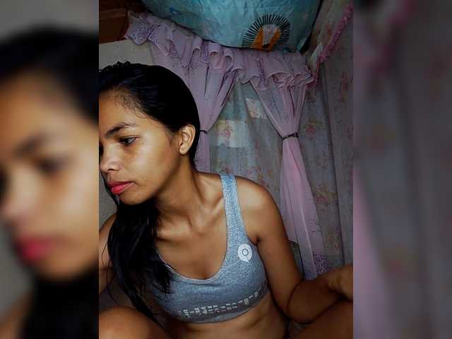 Jijikwella's BongaCams show and profile