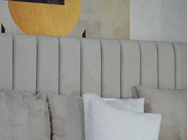 MiaJolie's BongaCams show and profile