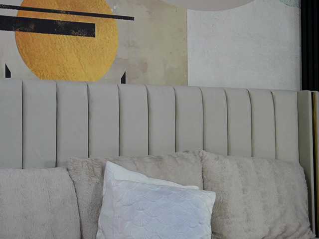 MiaJolie's BongaCams show and profile