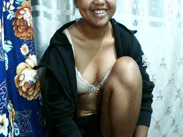 Nadia001's BongaCams show and profile