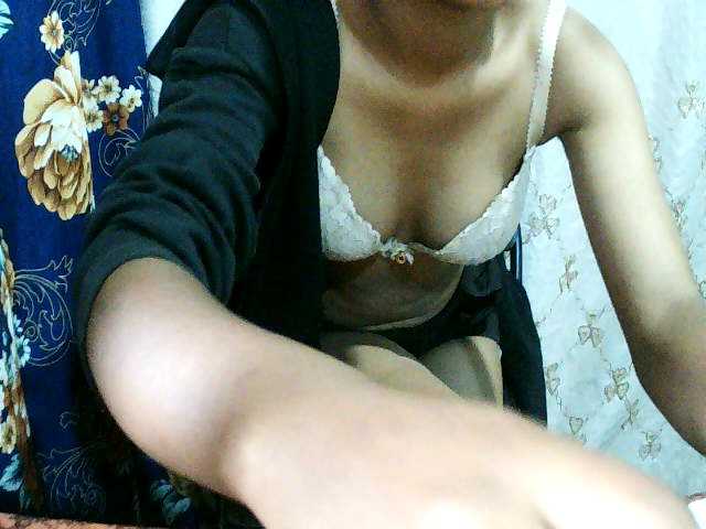 Nadia001 live cam profile