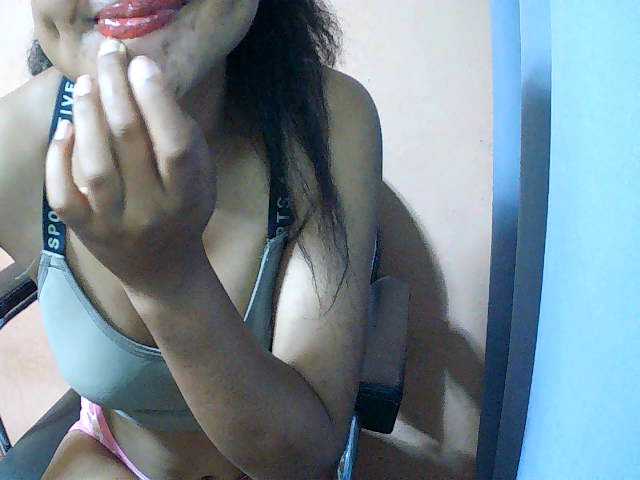 Nadia001's BongaCams show and profile