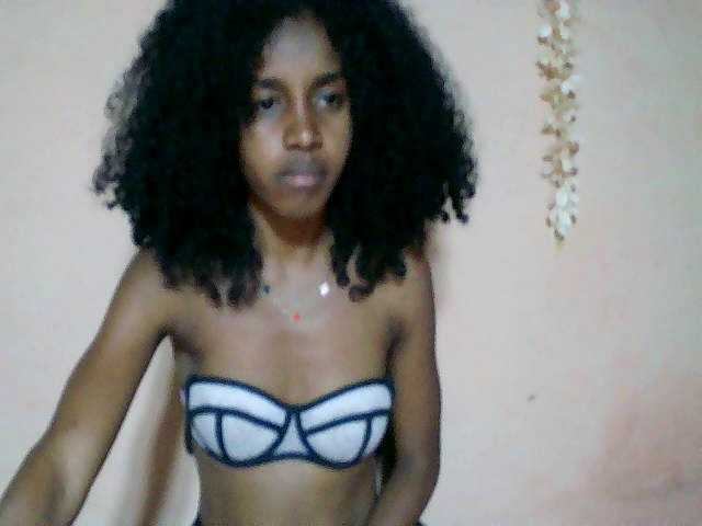 Nadia-001 webcam