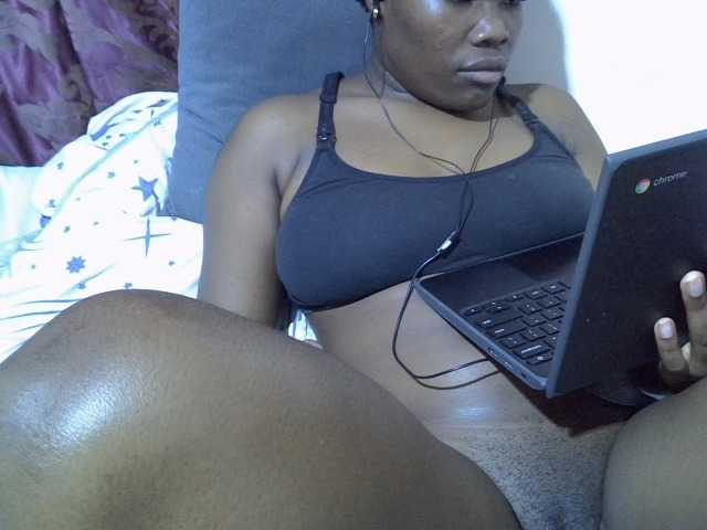 lovelymeli's BongaCams show and profile