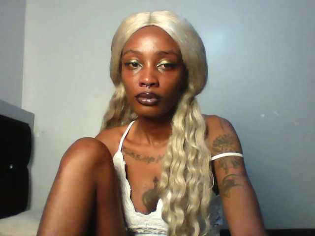 Calin33's BongaCams show and profile