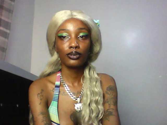 Calin33's BongaCams show and profile