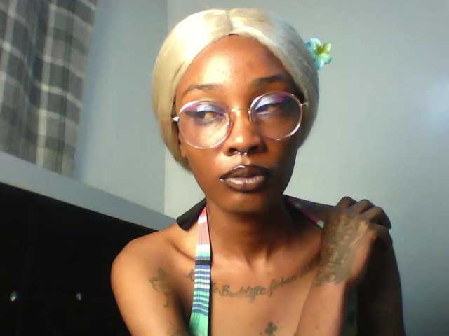 Calin33's BongaCams show and profile