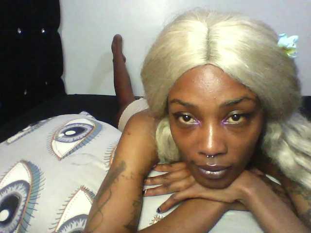 Calin33's BongaCams show and profile