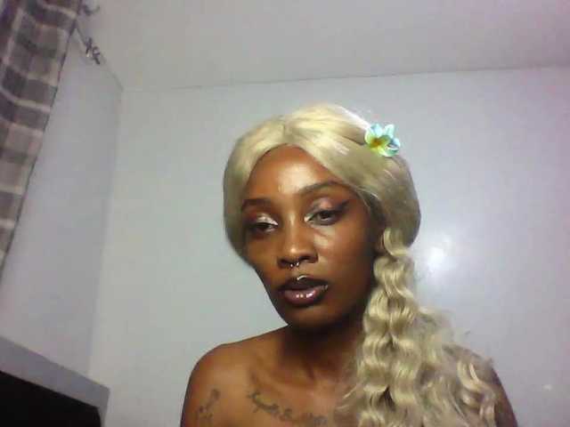 Calin33's BongaCams show and profile