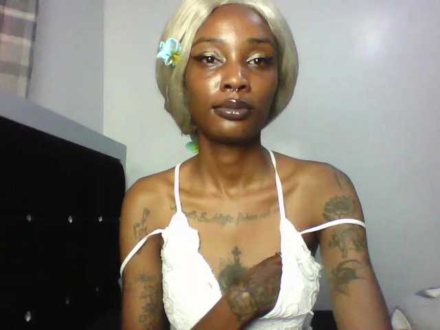 Calin33's BongaCams show and profile