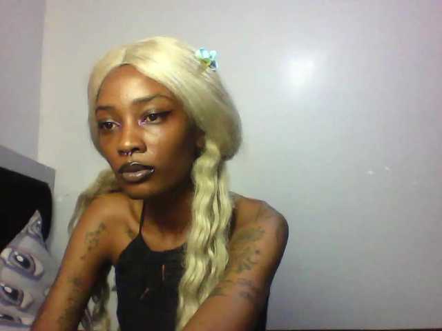 Calin33's BongaCams show and profile