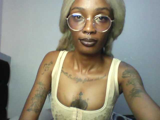 Calin33's BongaCams show and profile