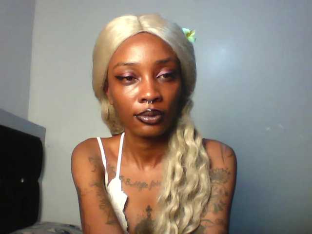 Calin33's BongaCams show and profile