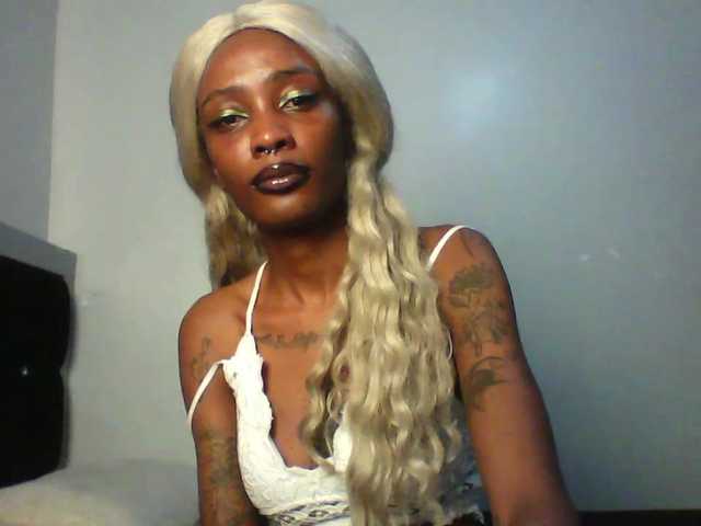 Calin33's BongaCams show and profile