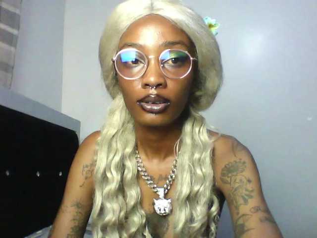 Calin33's BongaCams show and profile