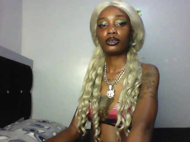 Calin33's BongaCams show and profile