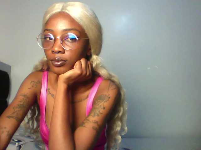 Calin33's BongaCams show and profile