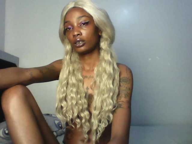 Calin33's BongaCams show and profile