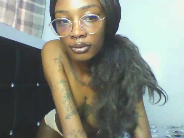 Calin33's BongaCams show and profile