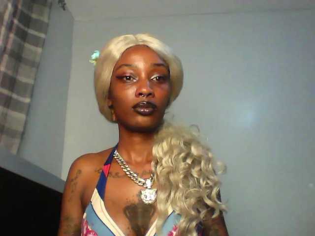 Calin33's BongaCams show and profile