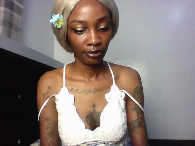 Calin33's BongaCams show and profile