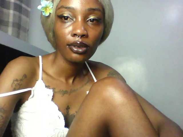 Calin33's BongaCams show and profile