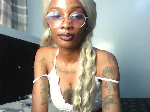 Calin33's BongaCams show and profile