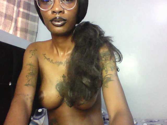 Calin33's BongaCams show and profile