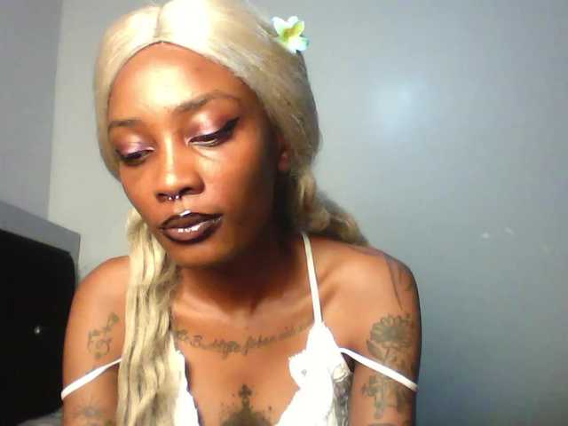 Calin33's BongaCams show and profile