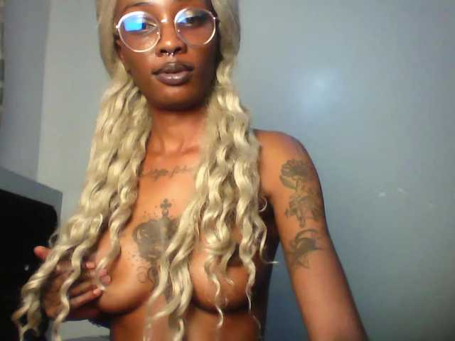 Calin33's BongaCams show and profile