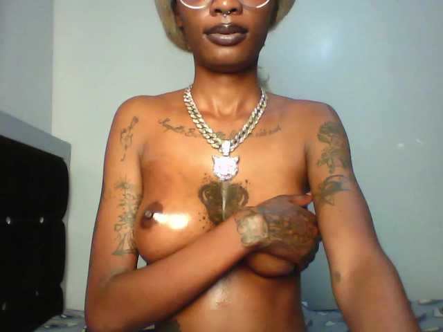 Calin33's BongaCams show and profile