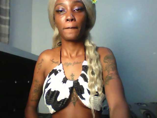 Calin33's BongaCams show and profile