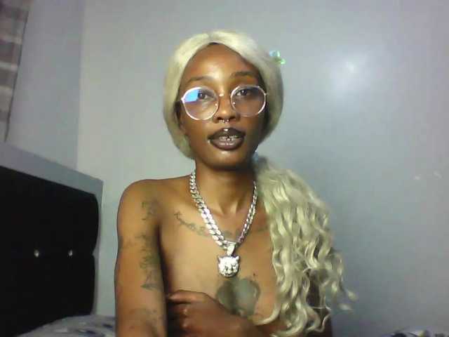 Calin33's BongaCams show and profile