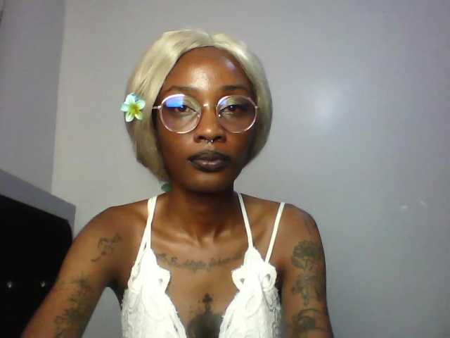 Calin33's BongaCams show and profile