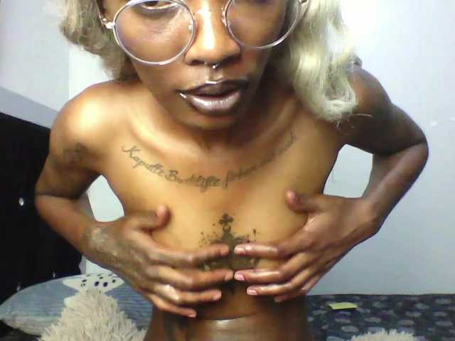 Calin33's BongaCams show and profile