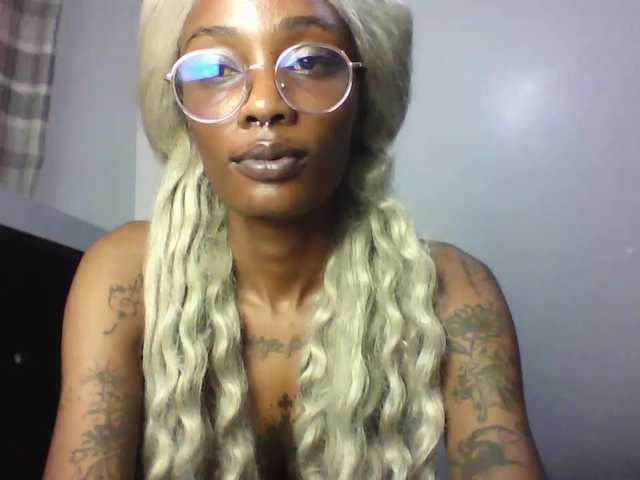 Calin33's BongaCams show and profile