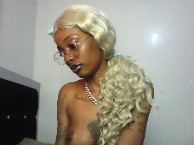 Calin33's BongaCams show and profile