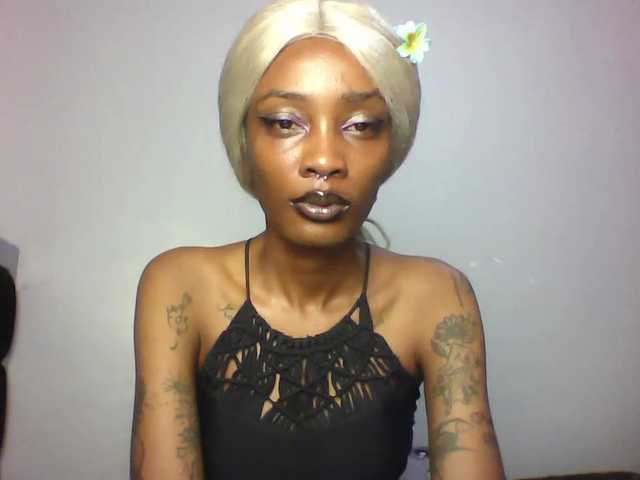 Calin33's BongaCams show and profile